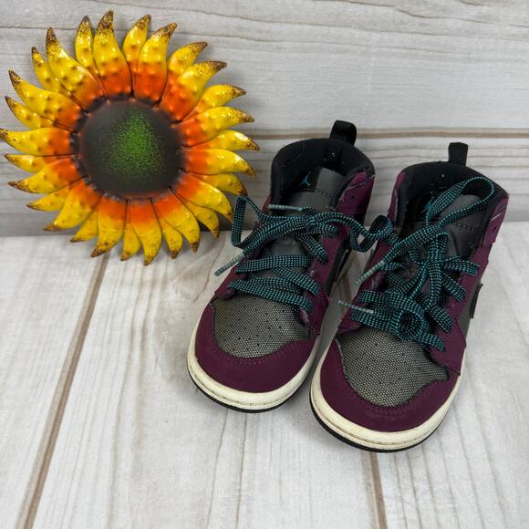 jordan 1 mid retro high gt mulberry‎ kids 9C - Picture 1 of 8